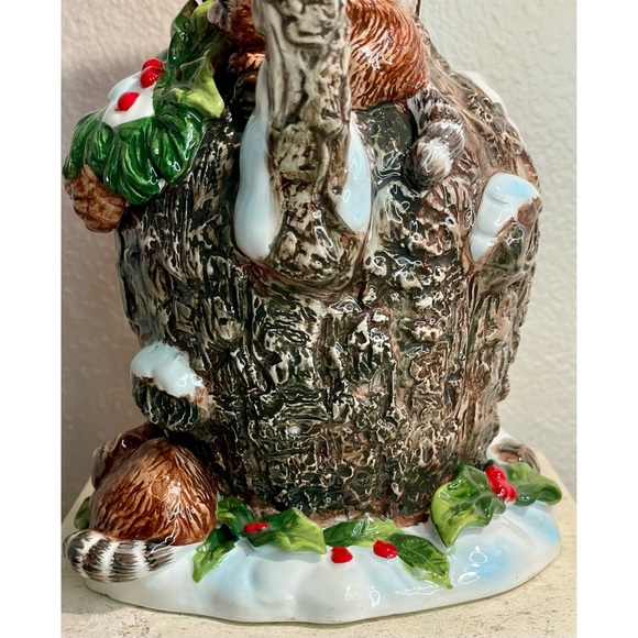 Snowy Raccoon Treehouse Majolica Pitcher - Picture 10 of 16